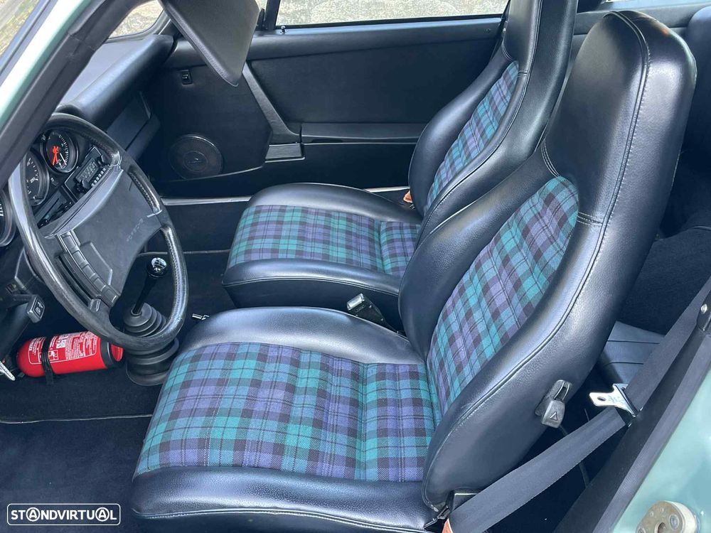 Porsche 911 Série G - 15