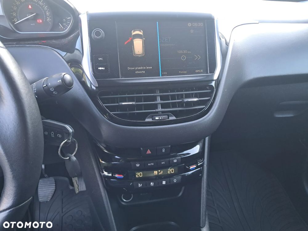 Peugeot 208 Blue-HDi 100 Stop&Start Style - 16