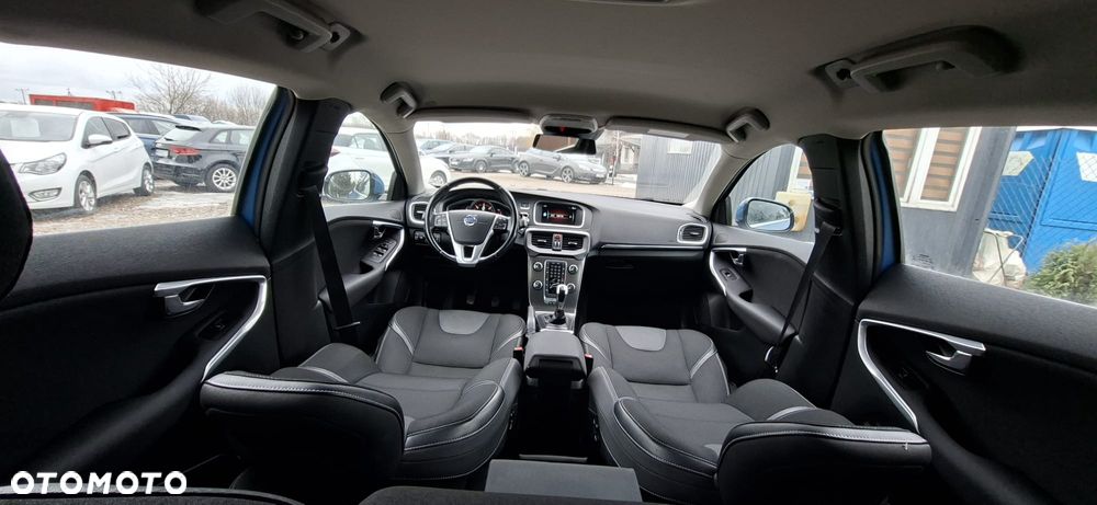 Volvo V40 D2 Momentum - 9