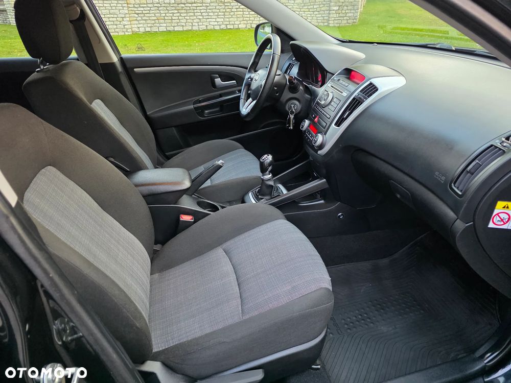 Kia Ceed 1.6 Comfort - 23