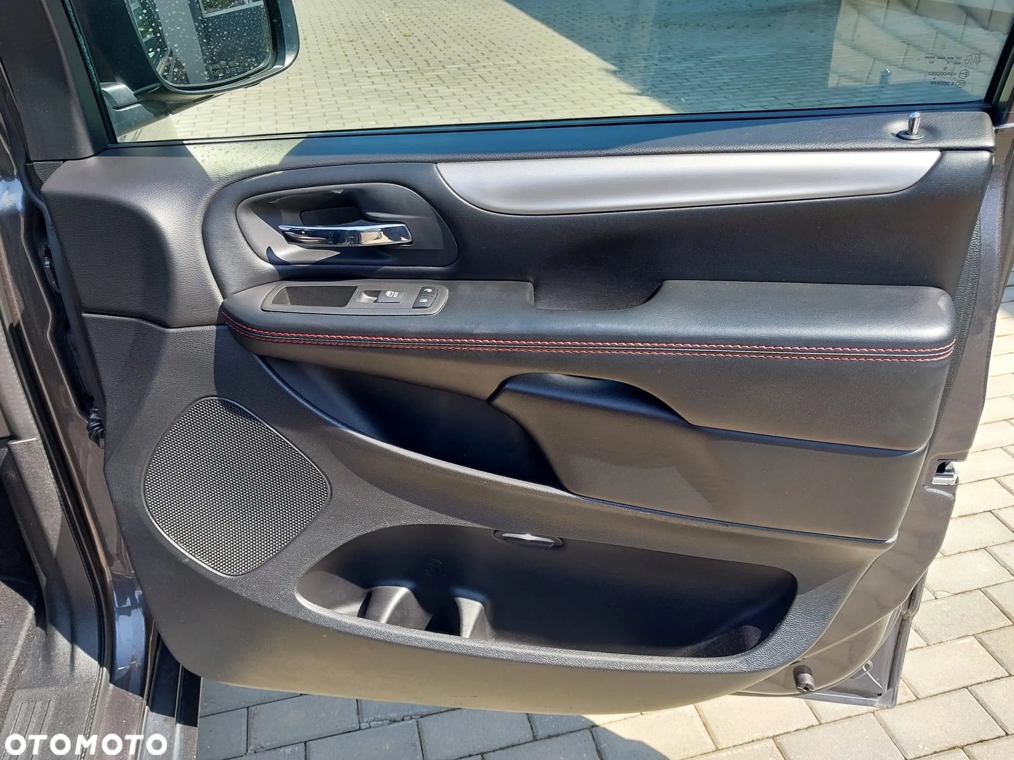 Dodge Grand Caravan - 15