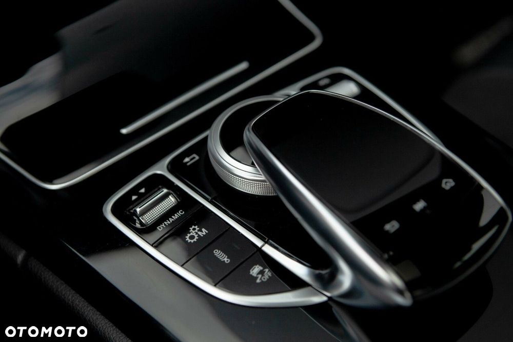 Mercedes-Benz Klasa C - 32