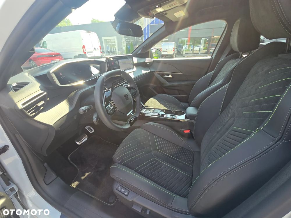 Peugeot 208 1.2 mHEV GT - 28