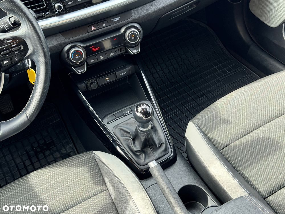 Kia Stonic 1.2 L - 13