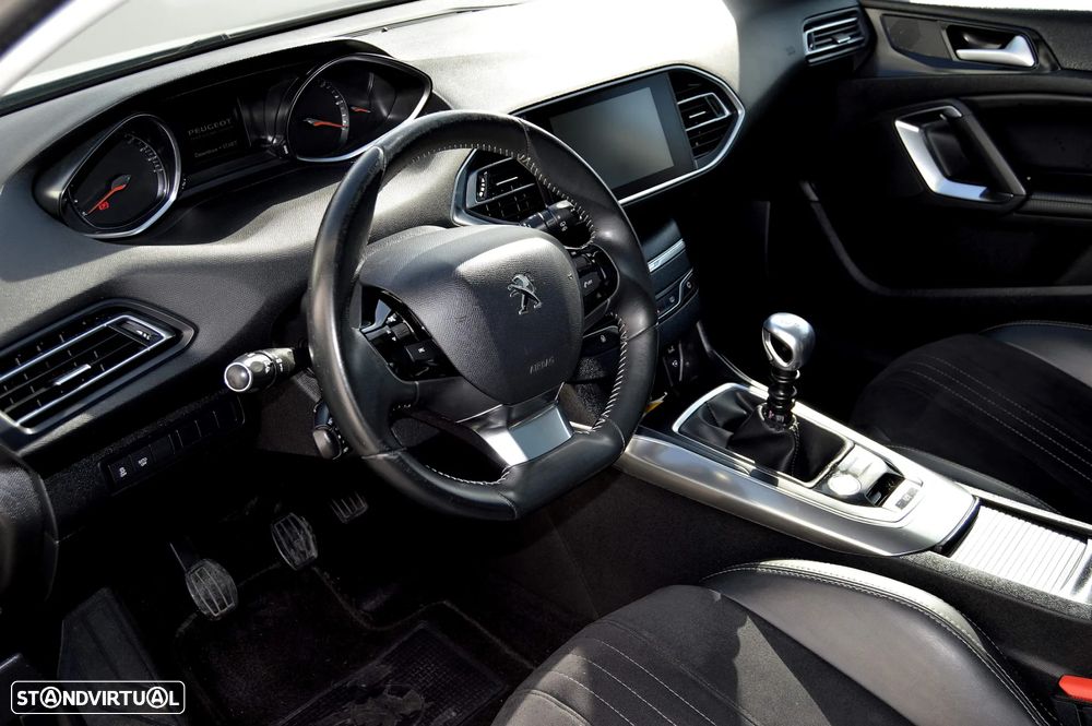 Peugeot 308 SW 1.6 e-HDi Allure - 17