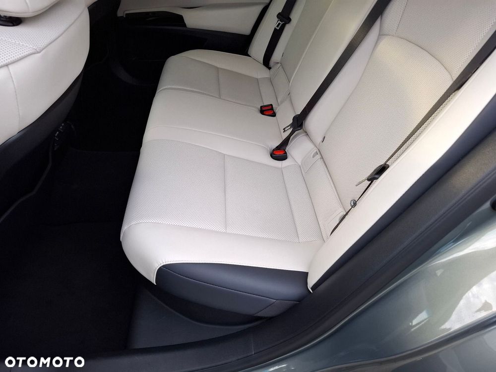 Lexus ES 300h Business Edition - 13