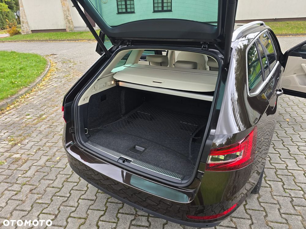 Skoda Superb Combi 2.0 TDI L&K - 14