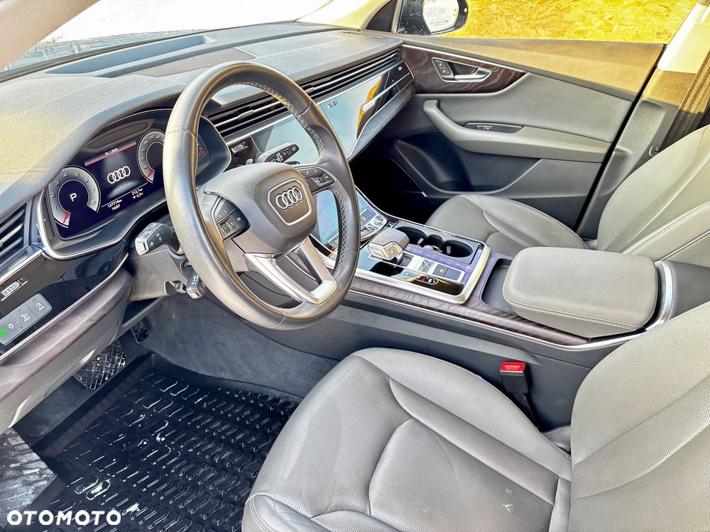 Audi Q8 SUV TFSI quattro 250 kW tiptronic - 1