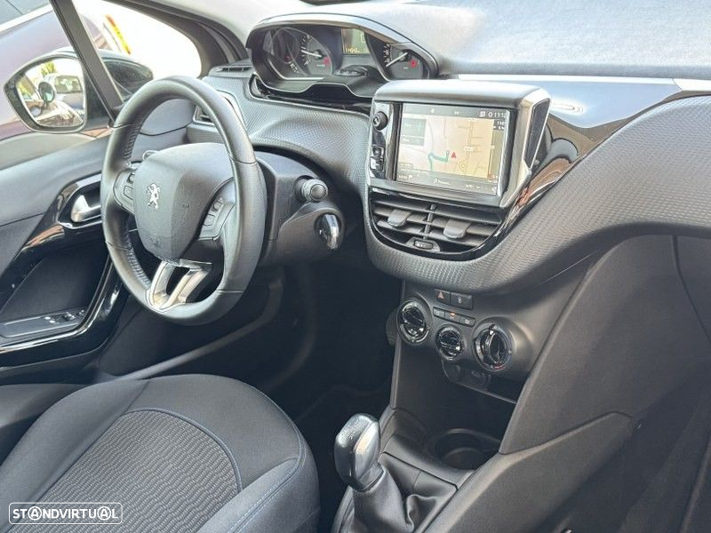 Peugeot 208 1.5 BlueHDi Signature - 24