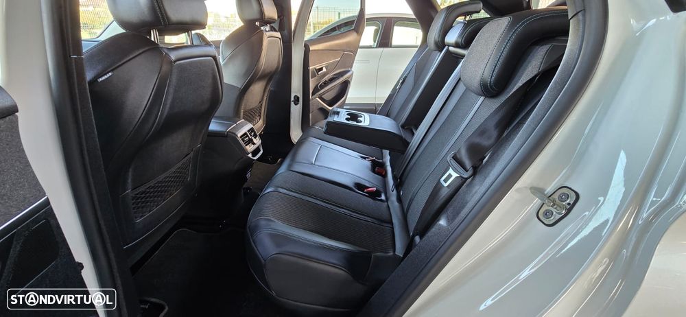 Peugeot 3008 Plug-In Hybrid 225 e-EAT8 Allure Pack - 25