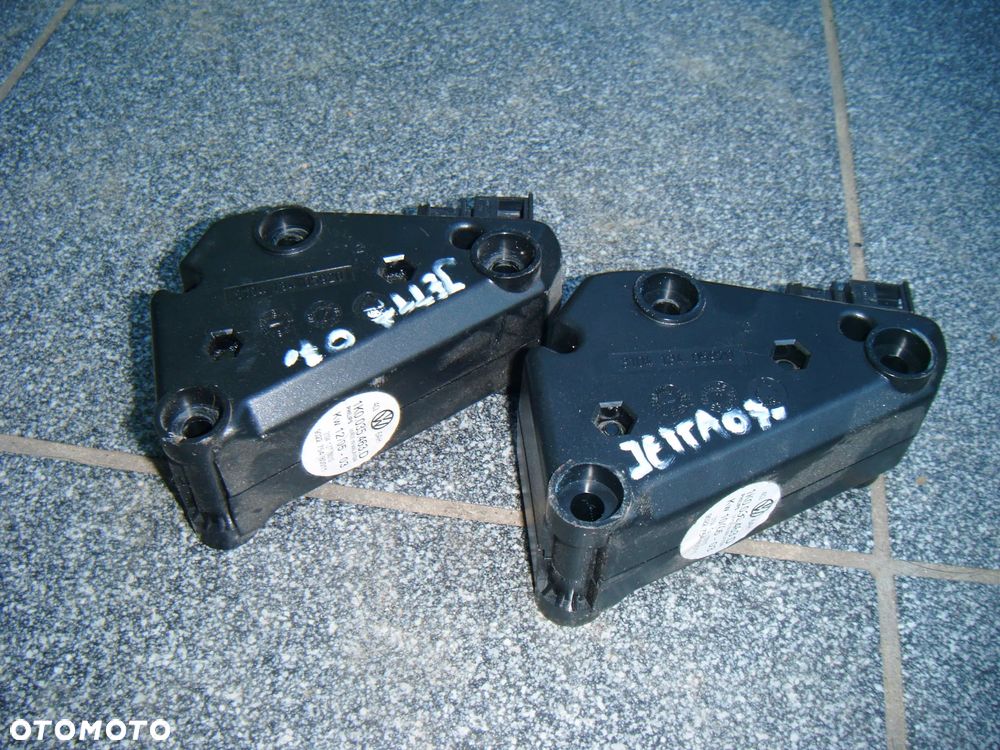 vw jetta III 07r wzmacniacz głośnika przód komplet  1k0035463d