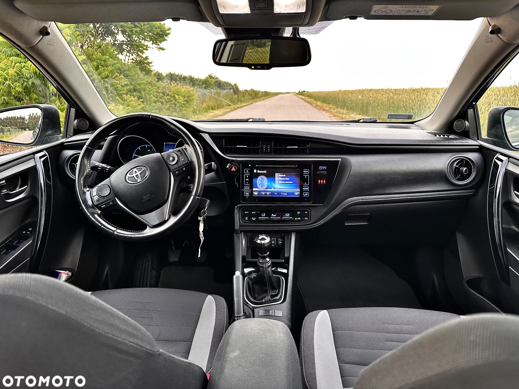 Toyota Auris 1.6 D-4D Premium - 17