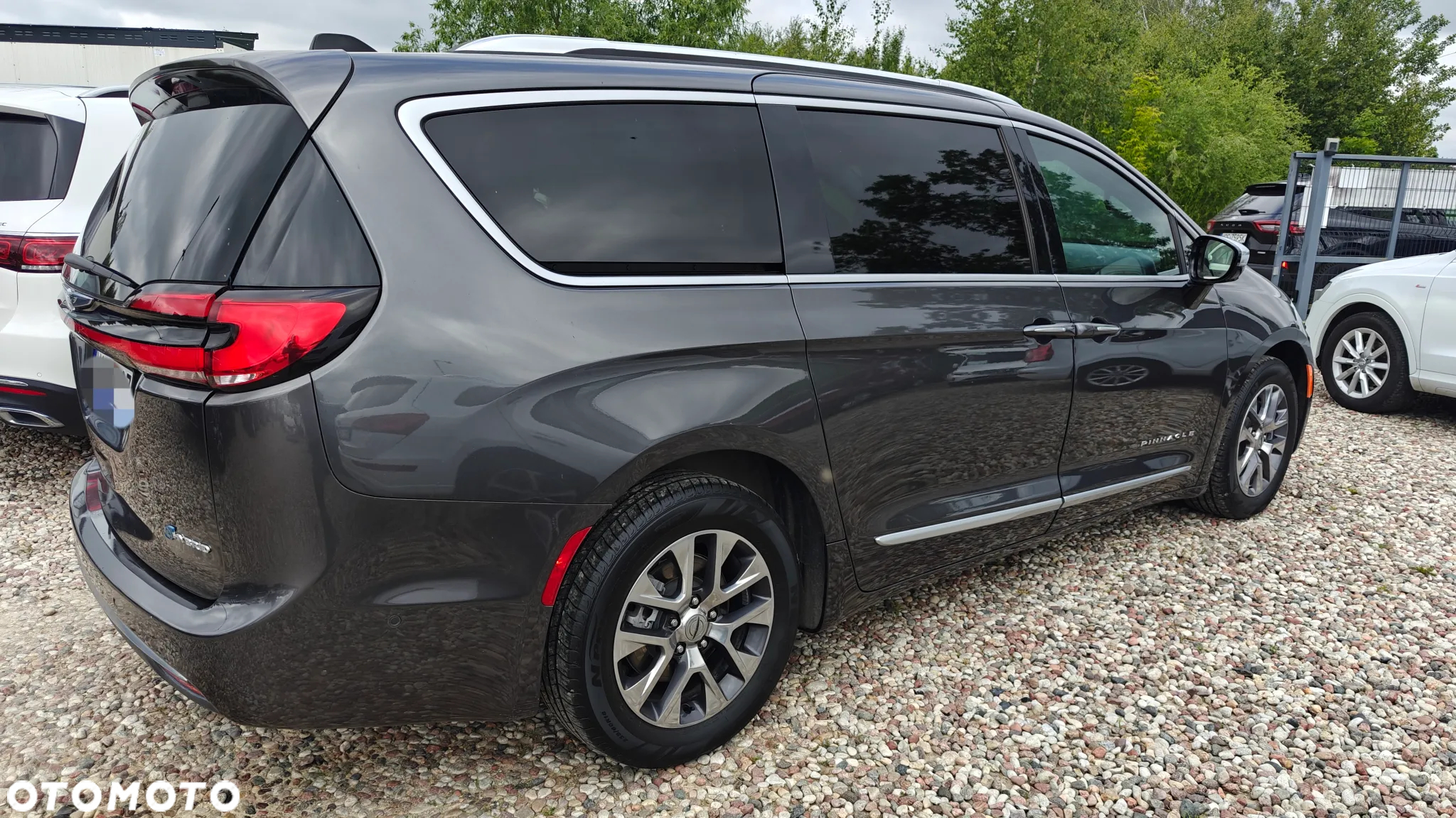 Chrysler Pacifica - 6