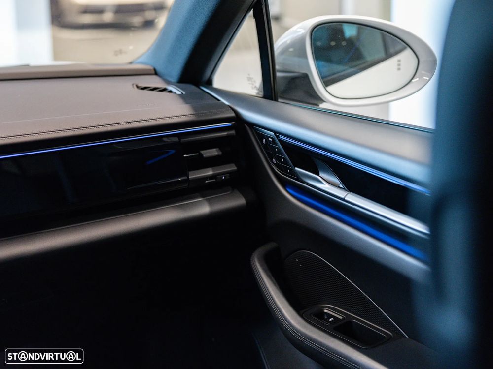 Porsche Macan Electric 4 - 26