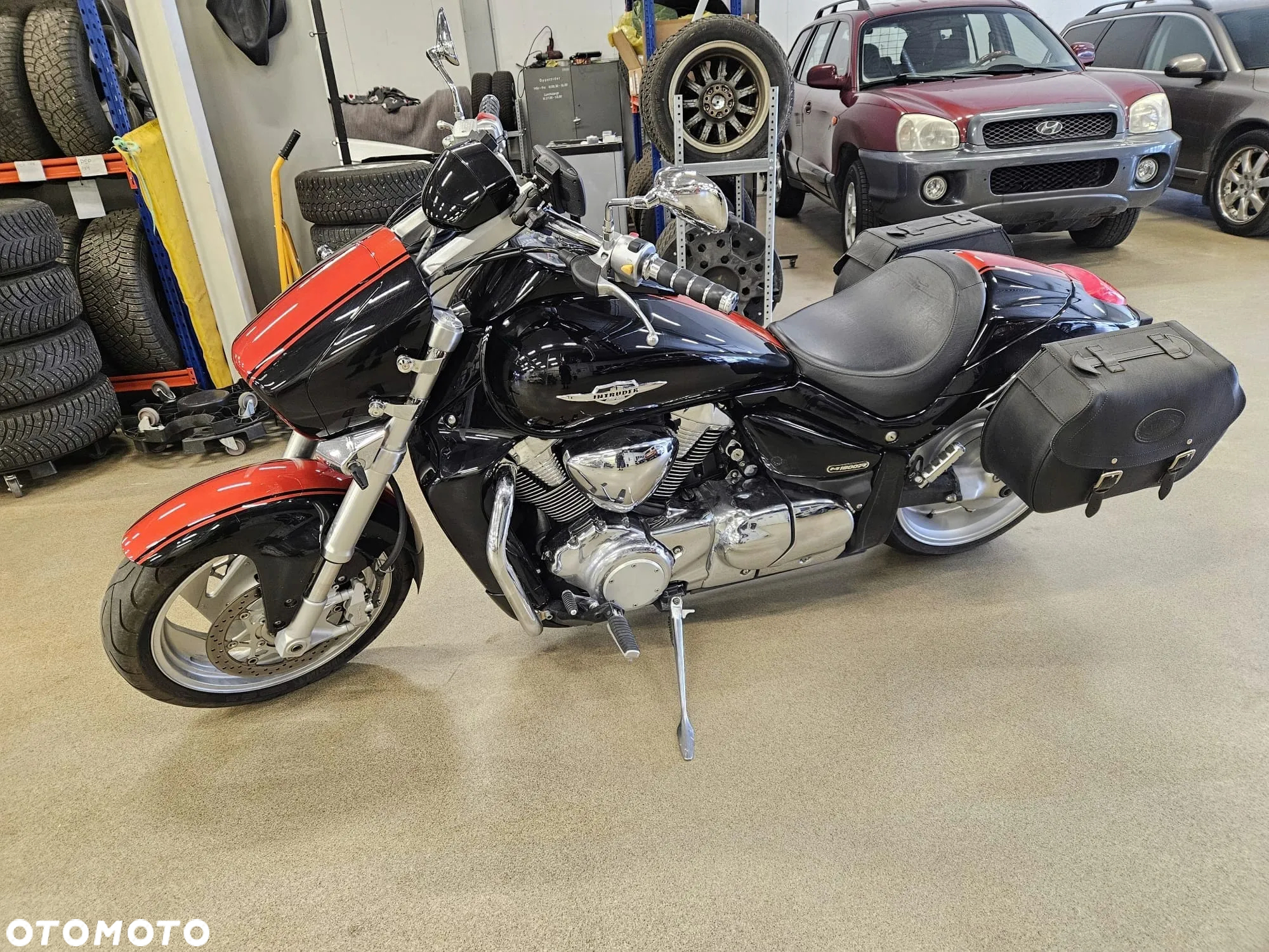 Suzuki Intruder - 3
