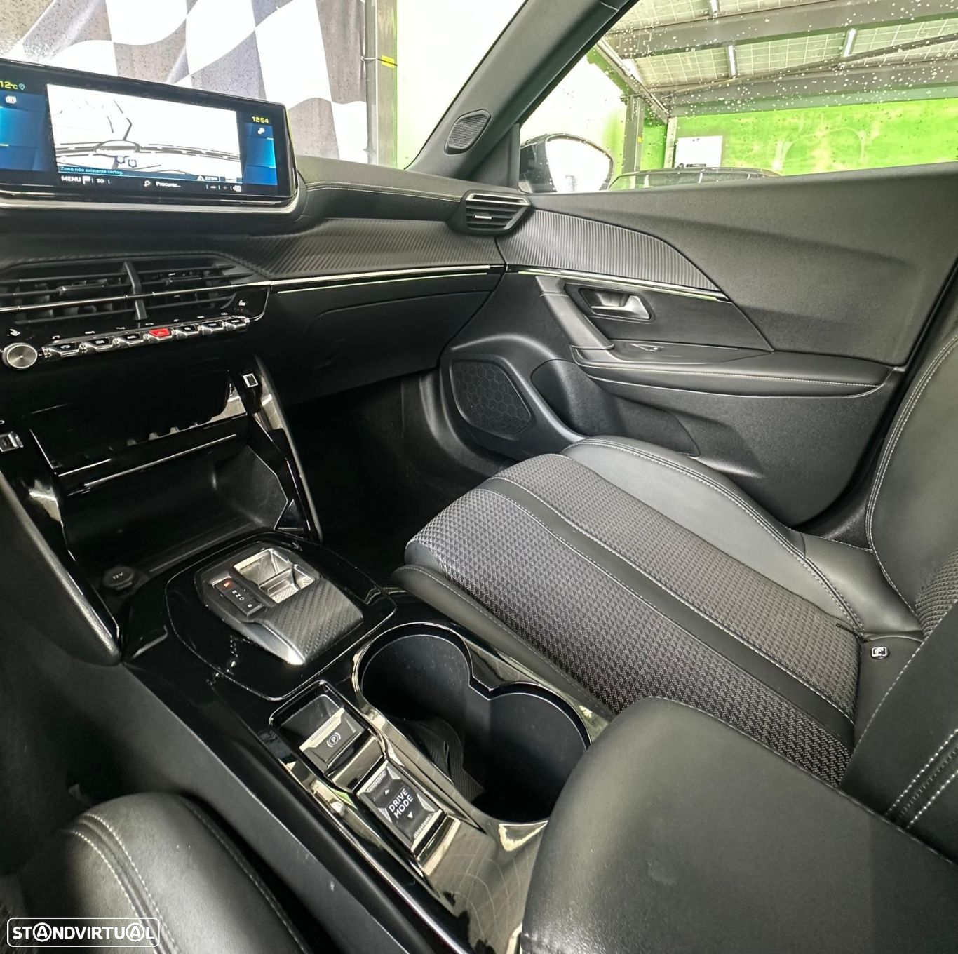 Peugeot e-2008 50 kWh GT Pack - 26