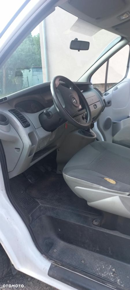 Opel Vivaro - 8