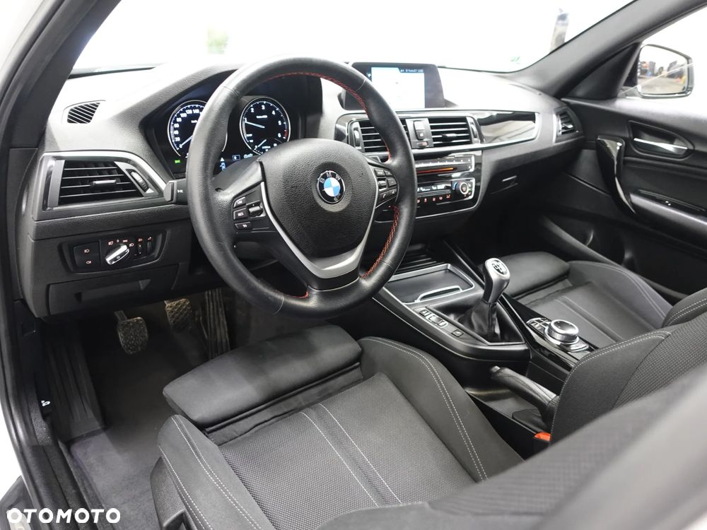 BMW Seria 1 118d xDrive Edition Metropolitan - 15
