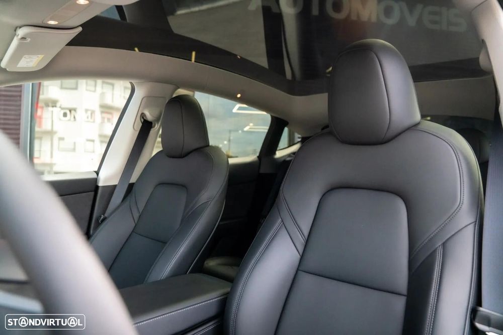 Tesla Model Y Performance Dual Motor AWD - 25