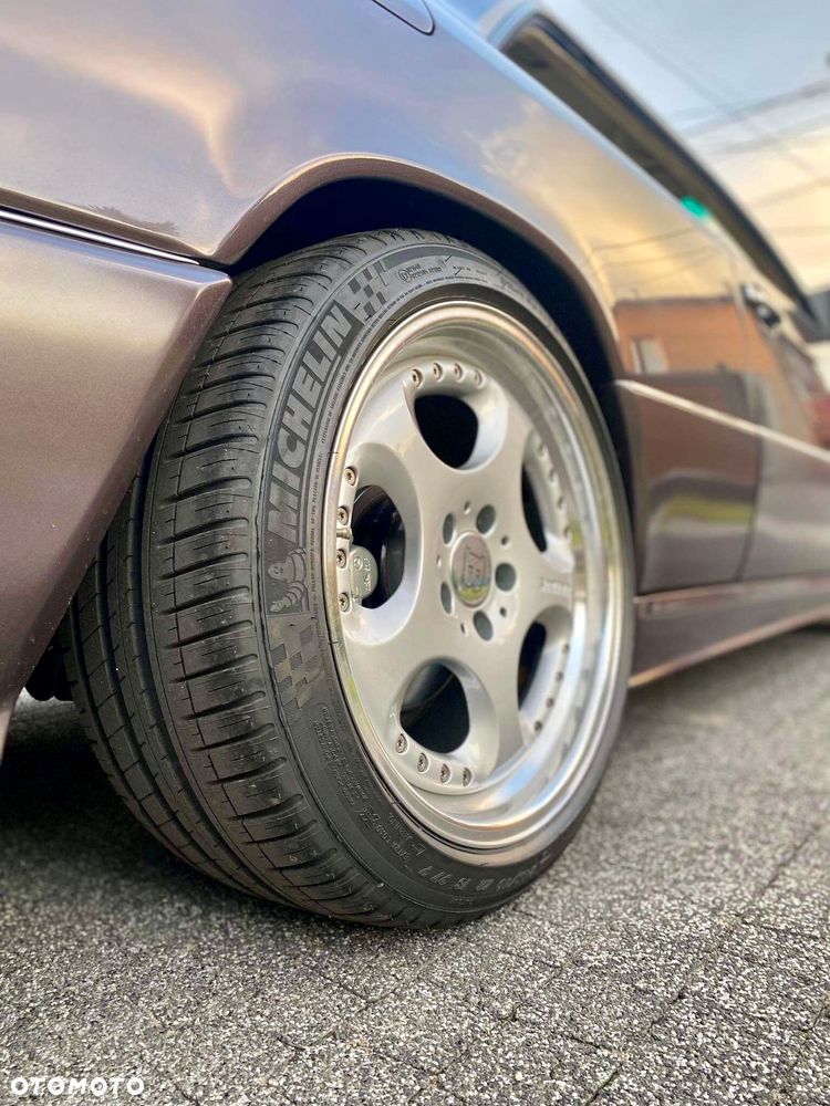 Mercedes-Benz W124 (1984-1993) - 21