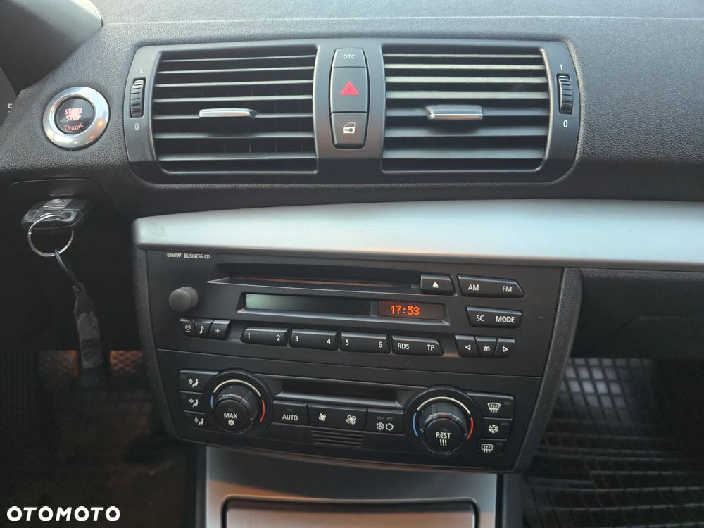 BMW Seria 1 118d - 24