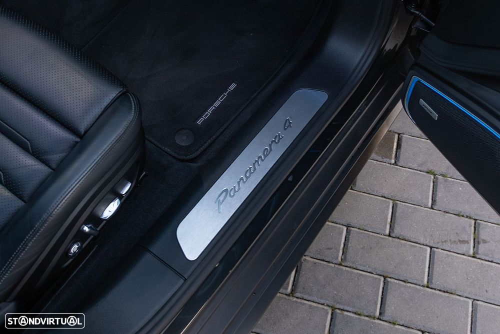 Porsche Panamera Sport Turismo 4 E-Hybrid - 20