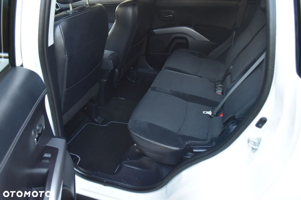 Mitsubishi Outlander 2.0 2WD Inform - 24