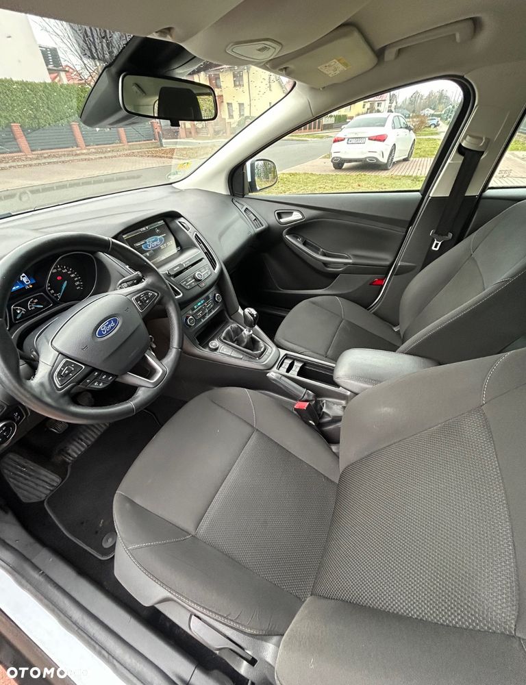Ford Focus SW - 9