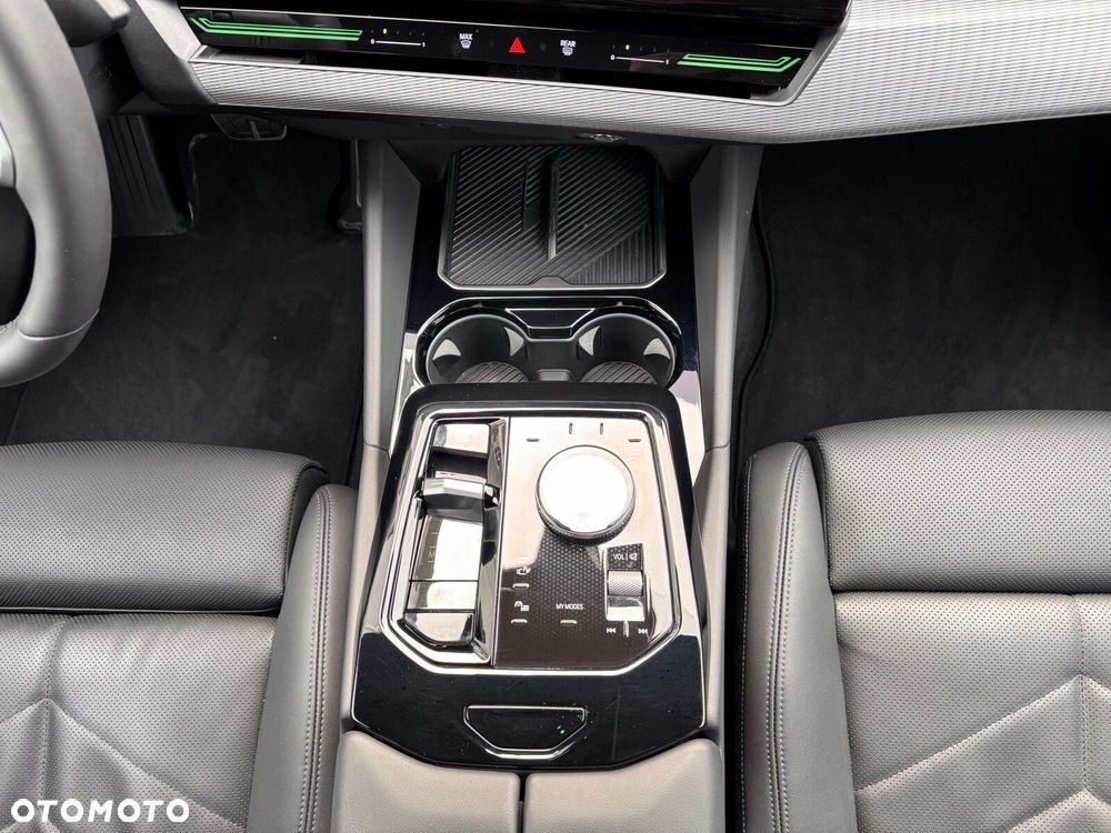 BMW Seria 5 520d xDrive mHEV M Sport - 31