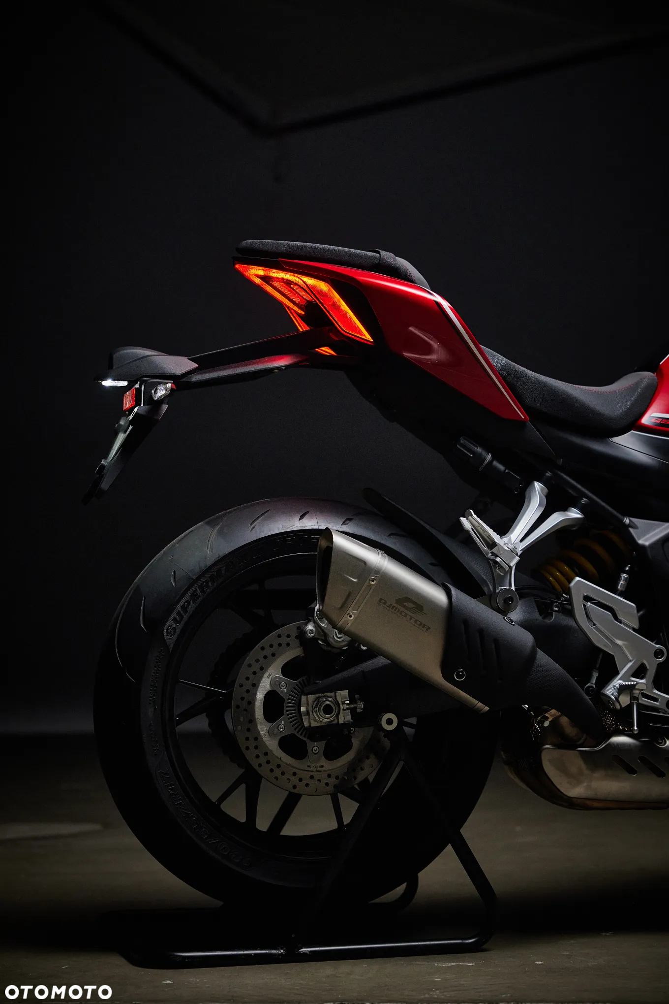 QJMOTOR SRK 800RR - 27
