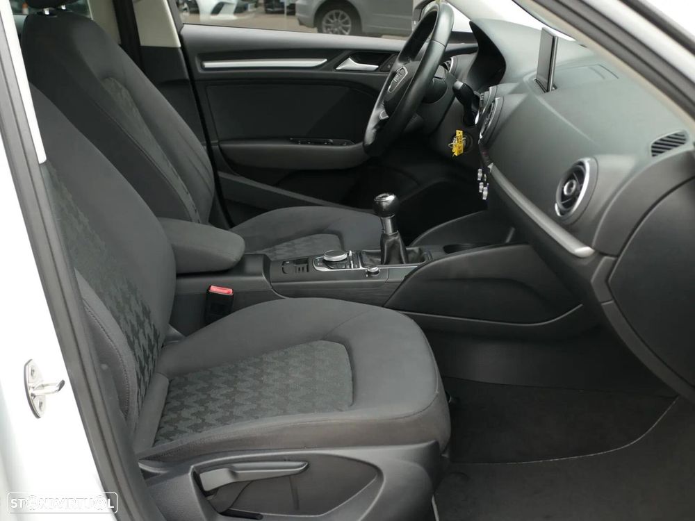 Audi A3 Sportback 1.6 TDI Advance Ultra - 29