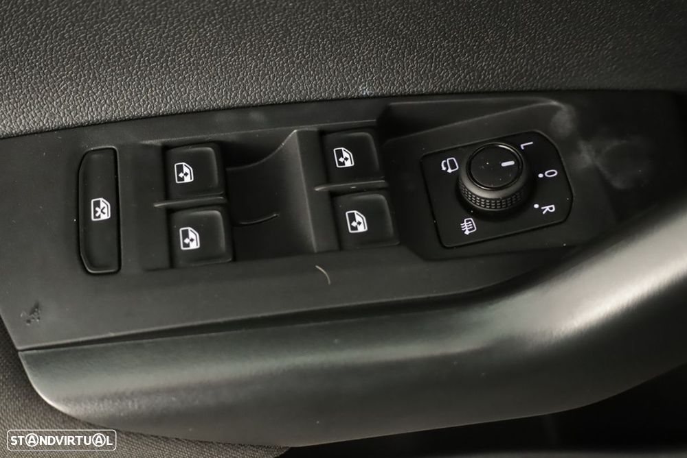 VW Taigo 1.0 TSI Urban DSG - 19