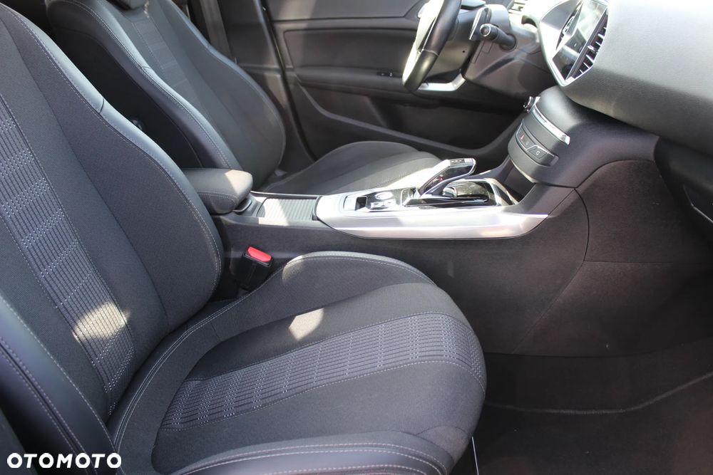 Peugeot 308 BlueHDi 130 EAT8 GT - 8