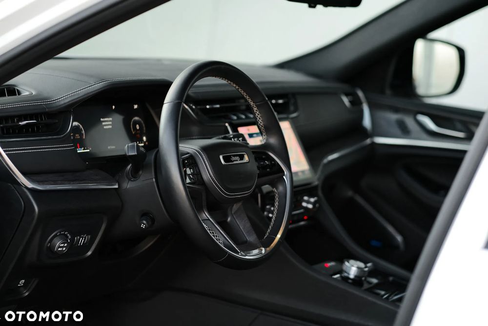 Jeep Grand Cherokee - 14