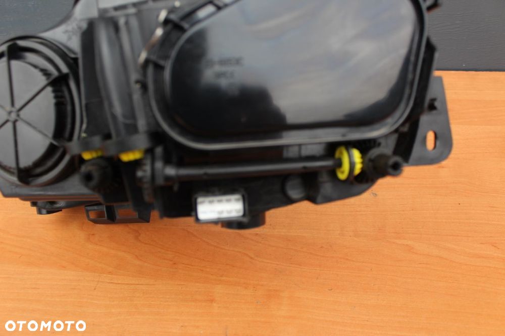 LAMPA PRAWY PRZÓD PRAWA PRZEDNIA OPEL CORSA D PRZED LIFT EUROPA - 8