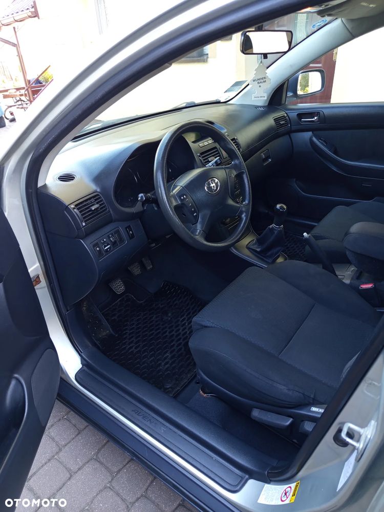 Toyota Avensis 2.0 D-4D Luna - 11