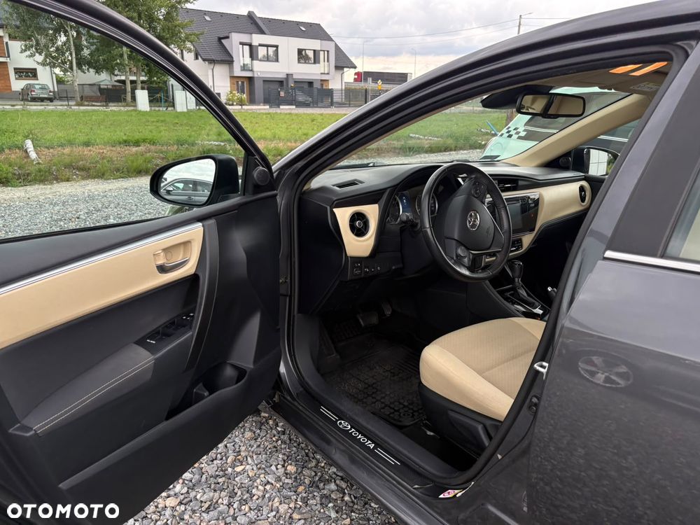 Toyota Corolla 1.6 Premium MS - 13