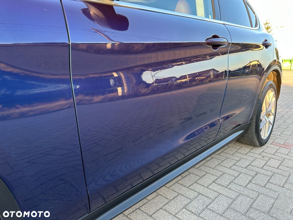 Alfa Romeo Stelvio 2.0 Turbo 16V AT8-Q4 Ti - 11