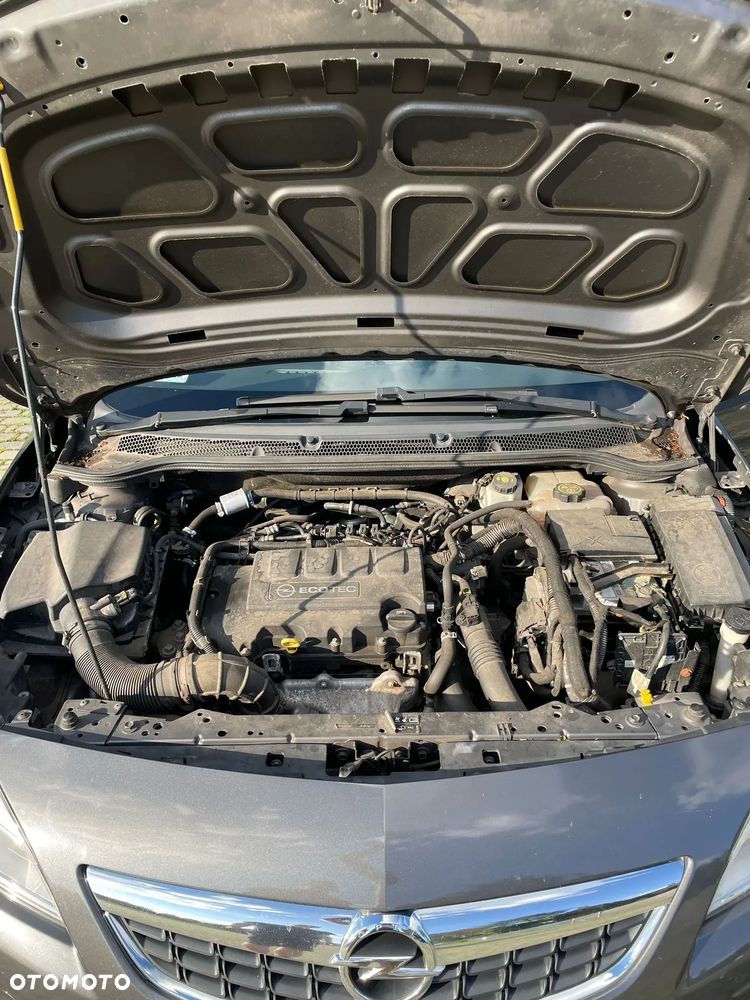 Opel Astra 1.4 T Essentia - 10