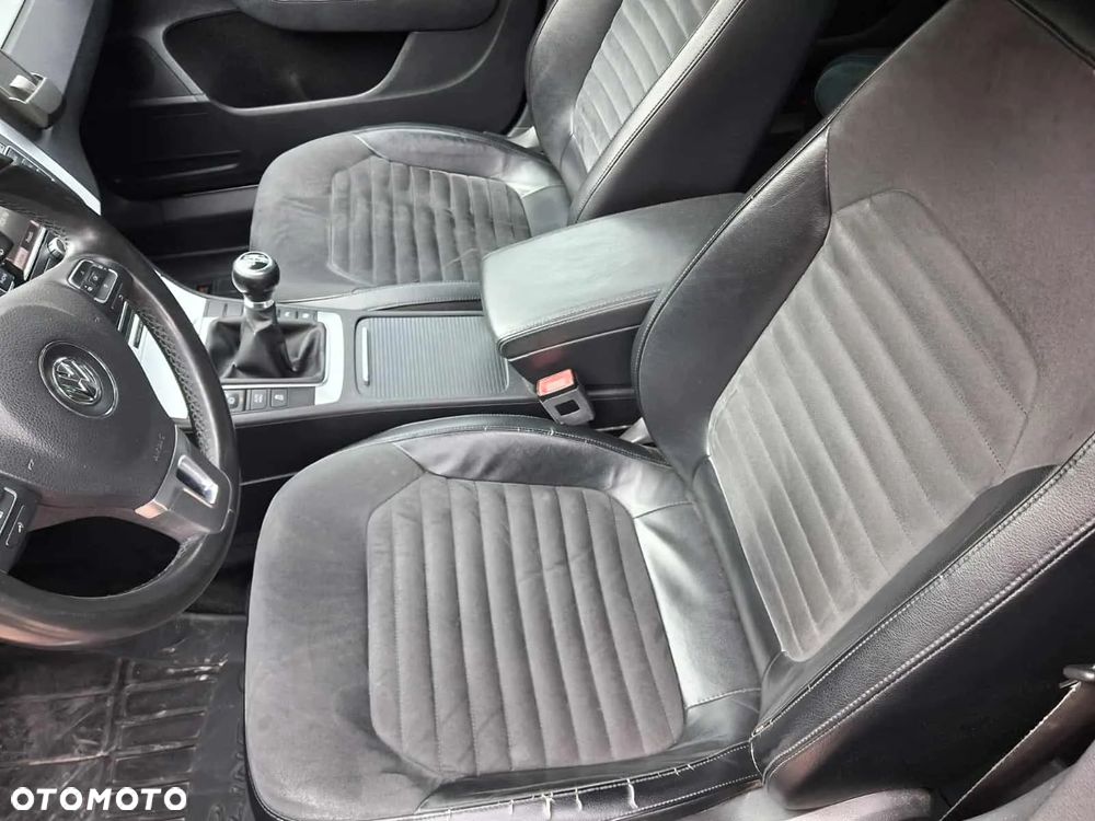 Volkswagen Passat 2.0 TDI Comfortline - 6