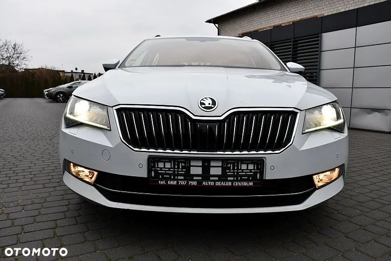 Skoda Superb 2.0 TDI Sportline - 40