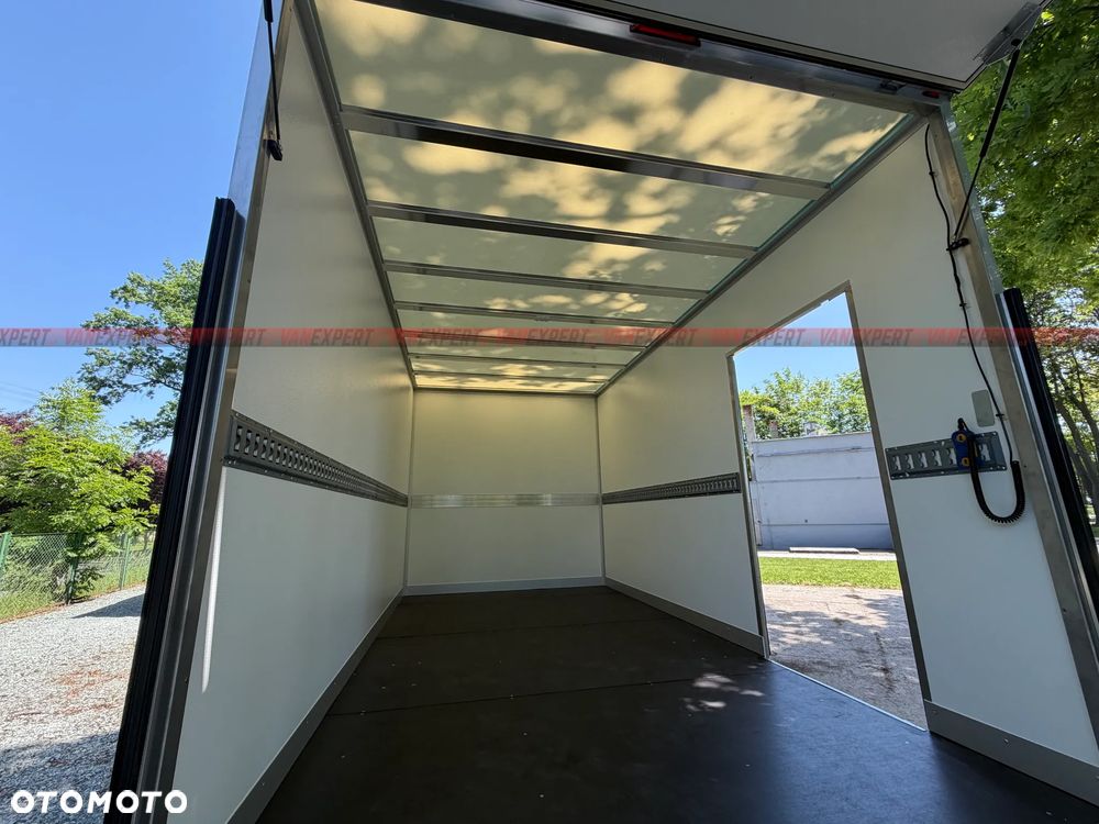 Renault MASTER Nowy Kontener + Winda 750KG - 16