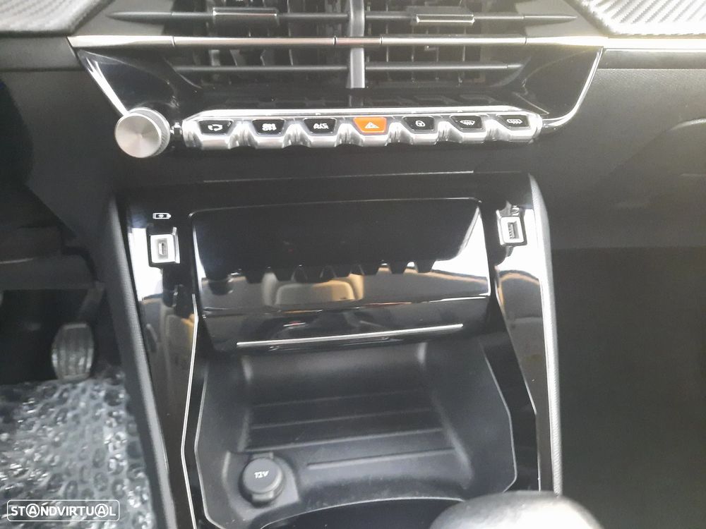 Peugeot 208 1.2 PureTech Allure Pack - 31