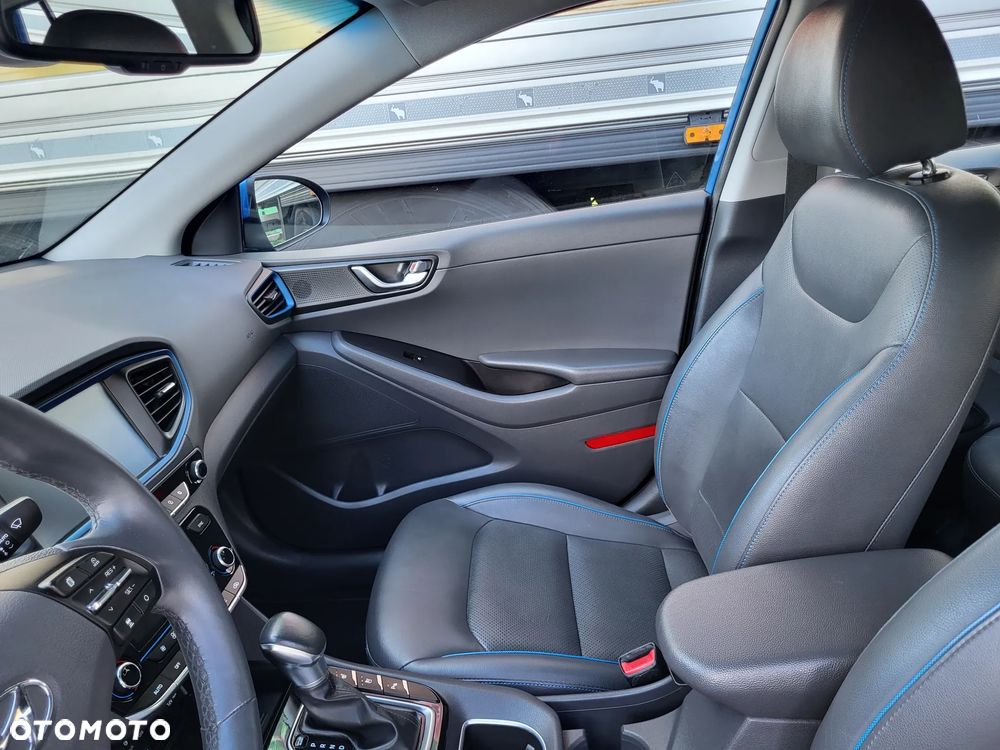 Hyundai IONIQ Hybrid Platinum - 24