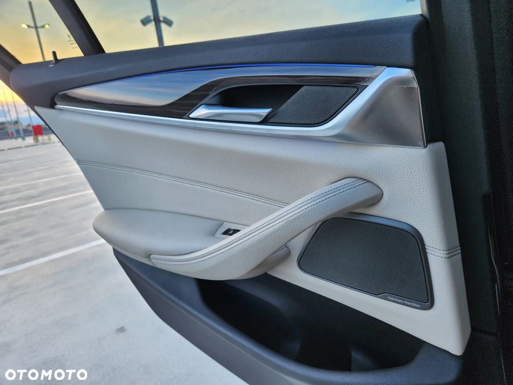 BMW Seria 5 530e iPerformance M Sport sport - 9