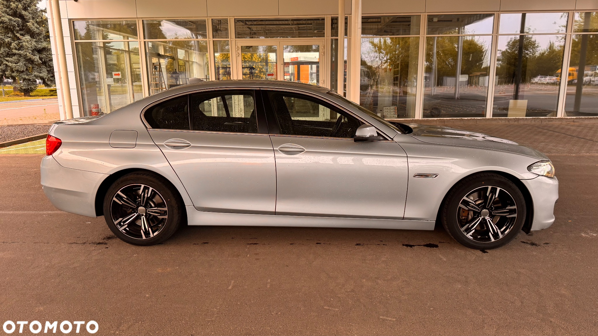 BMW Seria 5 530d Sport-Aut - 4