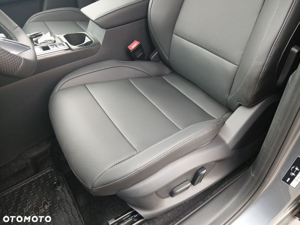 MG ZS Hybrid+ - 13