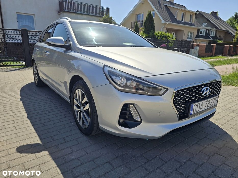 Hyundai i30 1.6 D Premium - 23