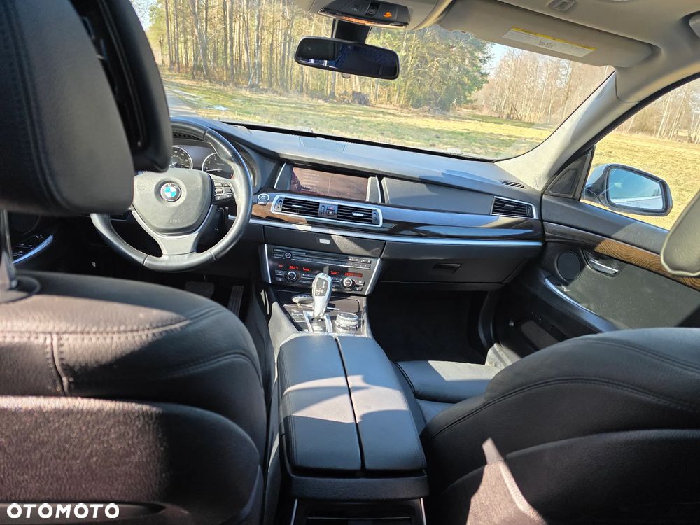 BMW Seria 5 535i xDrive - 13