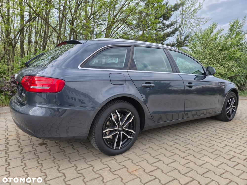 Audi A4 Avant 2.0 TDI DPF Ambiente - 6